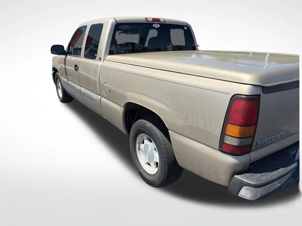 Used 2004 Sand Beige GMC SLT image 10