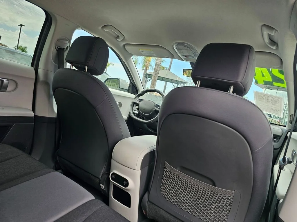 Used 2024 Gray Hyundai SE image 15