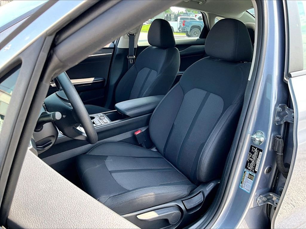 Used 2024 Silver Kia LXS image 10