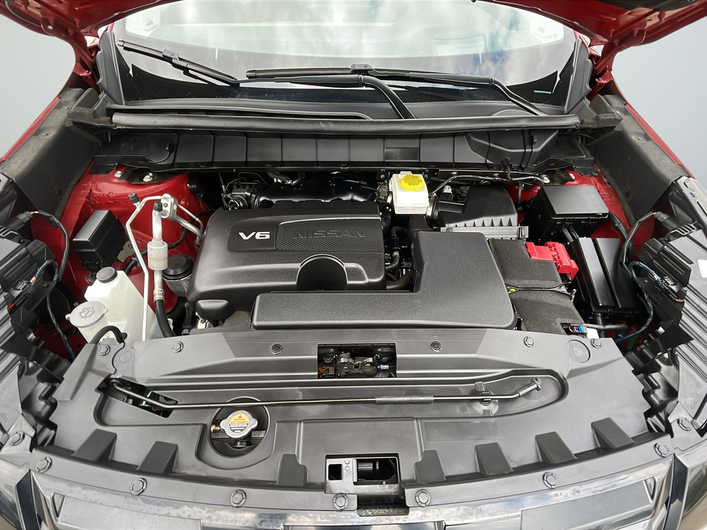Used 2023 Red Nissan Platinum image 41