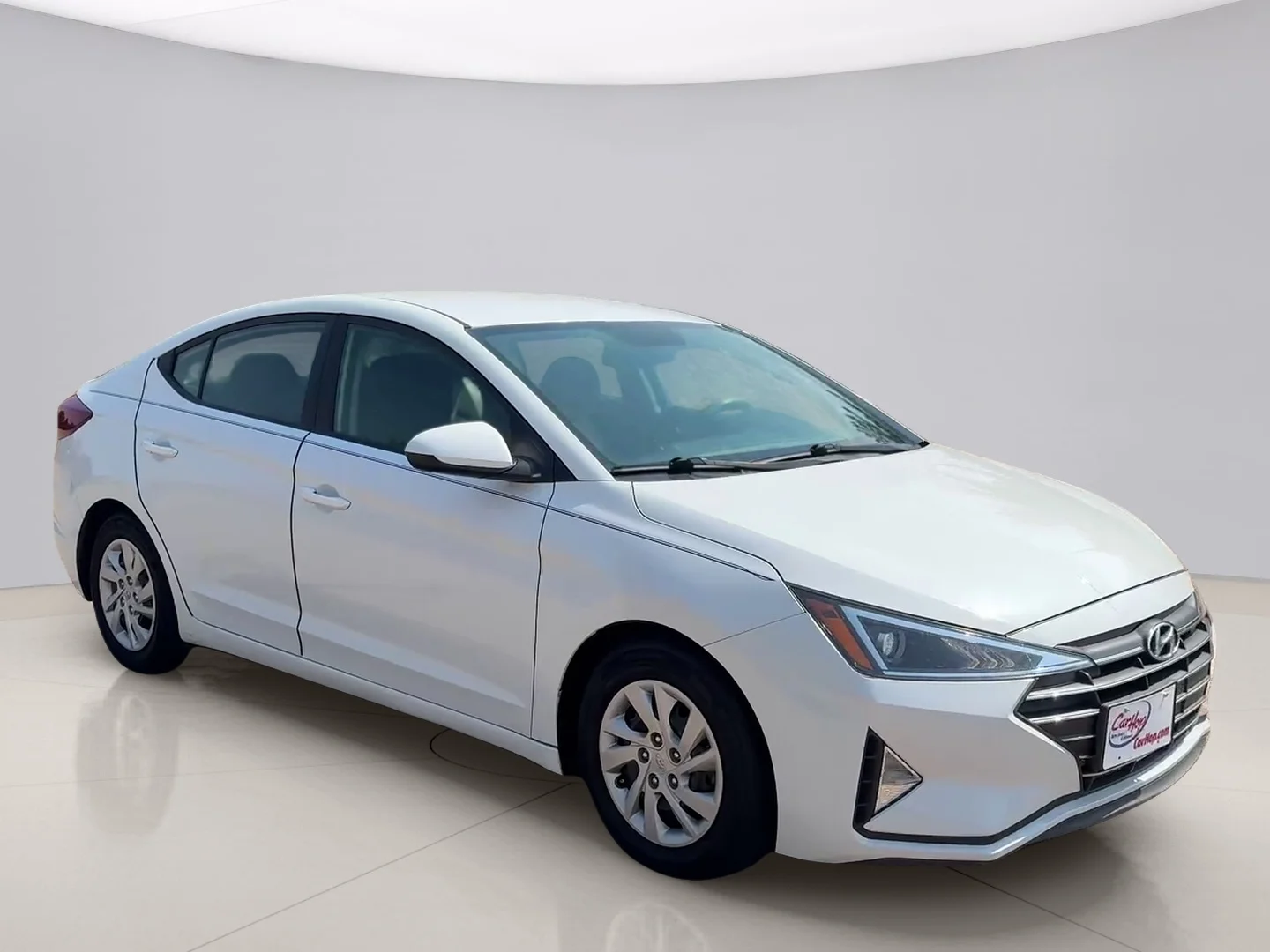 Used 2019 White Hyundai SE image 7