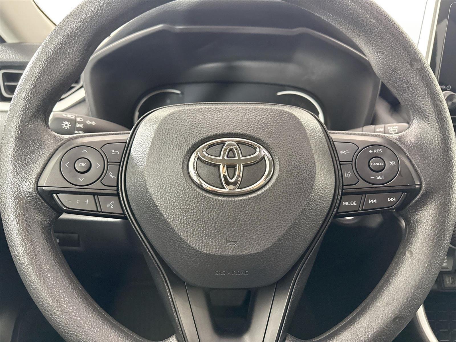 Used 2025 Ice Cap Toyota XLE image 16