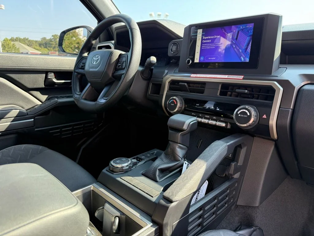 2025 Toyota Tacoma SR5 - Photo 12