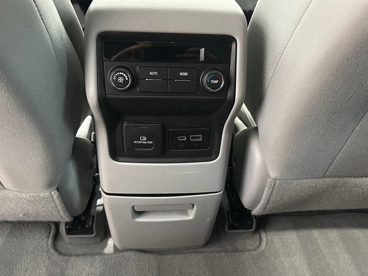 Used 2023 Summit White GMC SLE image 21