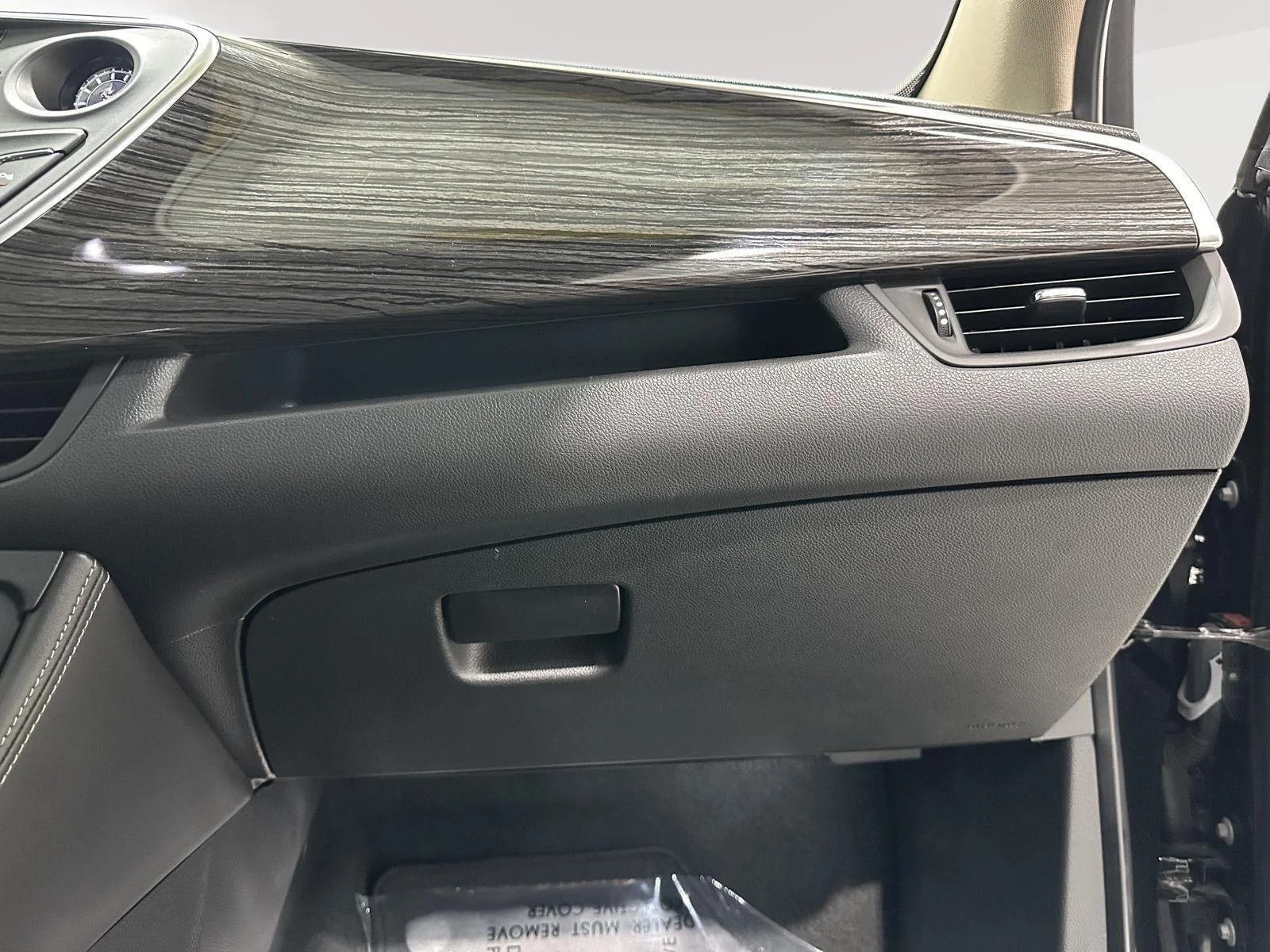 Used 2017 EBONY TWILIGHT METALLIC Buick Essence image 27