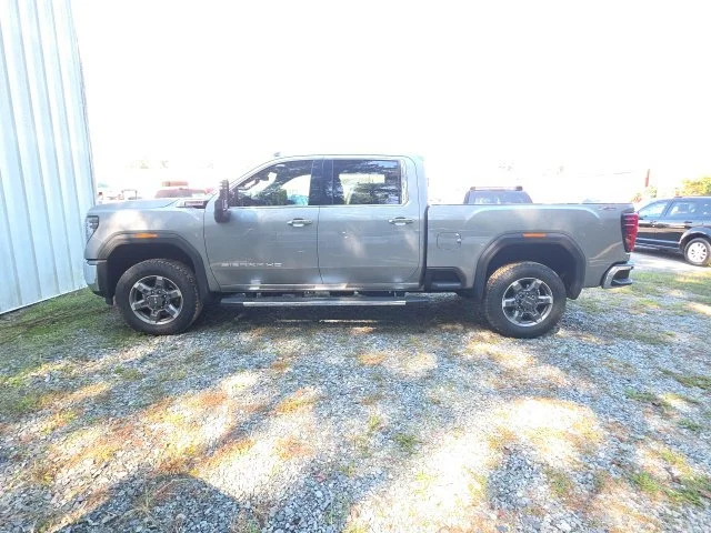 Used 2025 Silver GMC SLT image 2