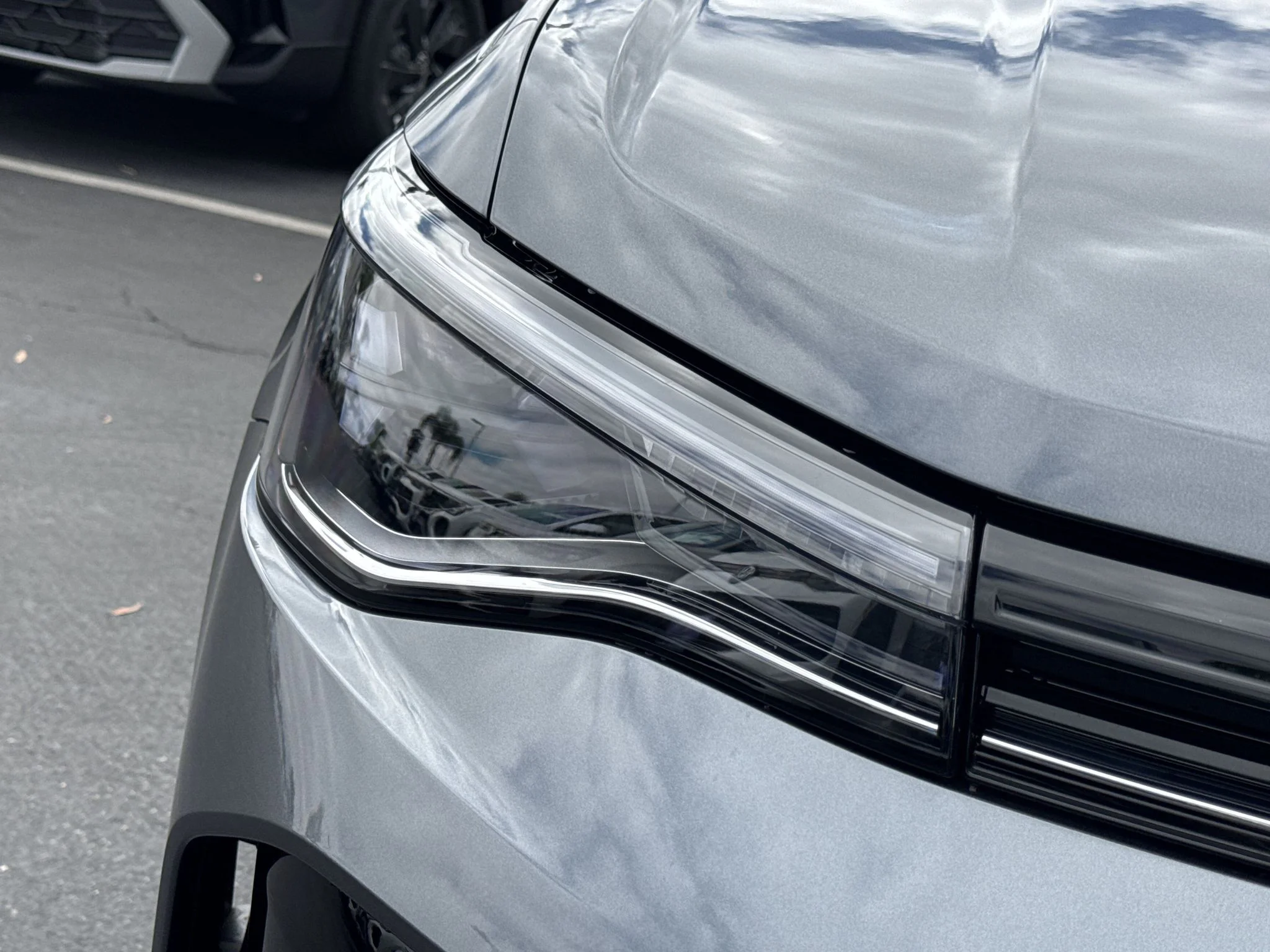 New 2026 Platinum Gray Metallic Volkswagen SE image 9