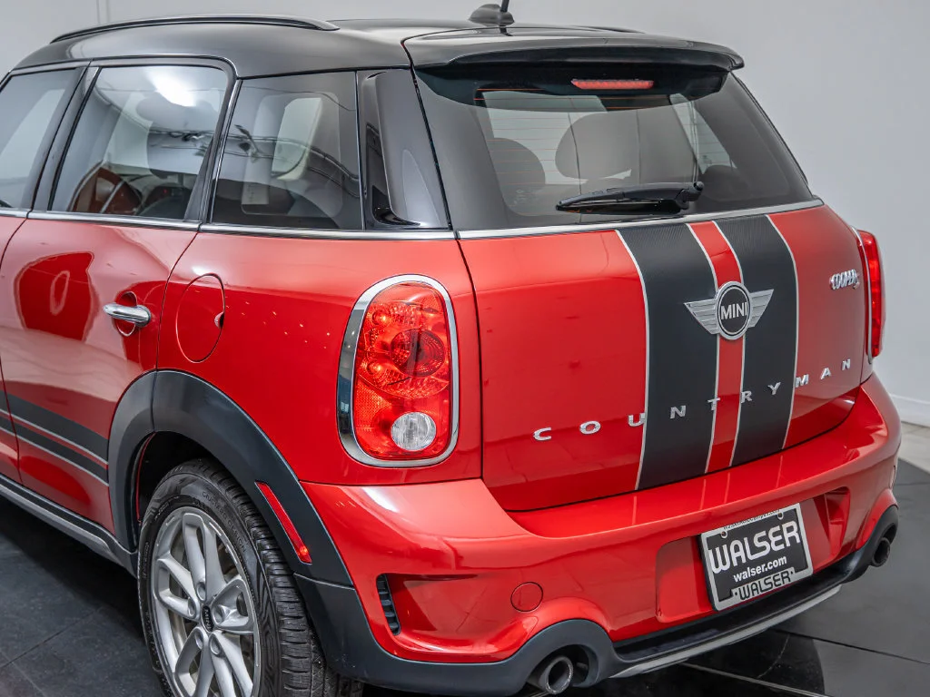 Used 2015 Blazing Red MINI  image 19