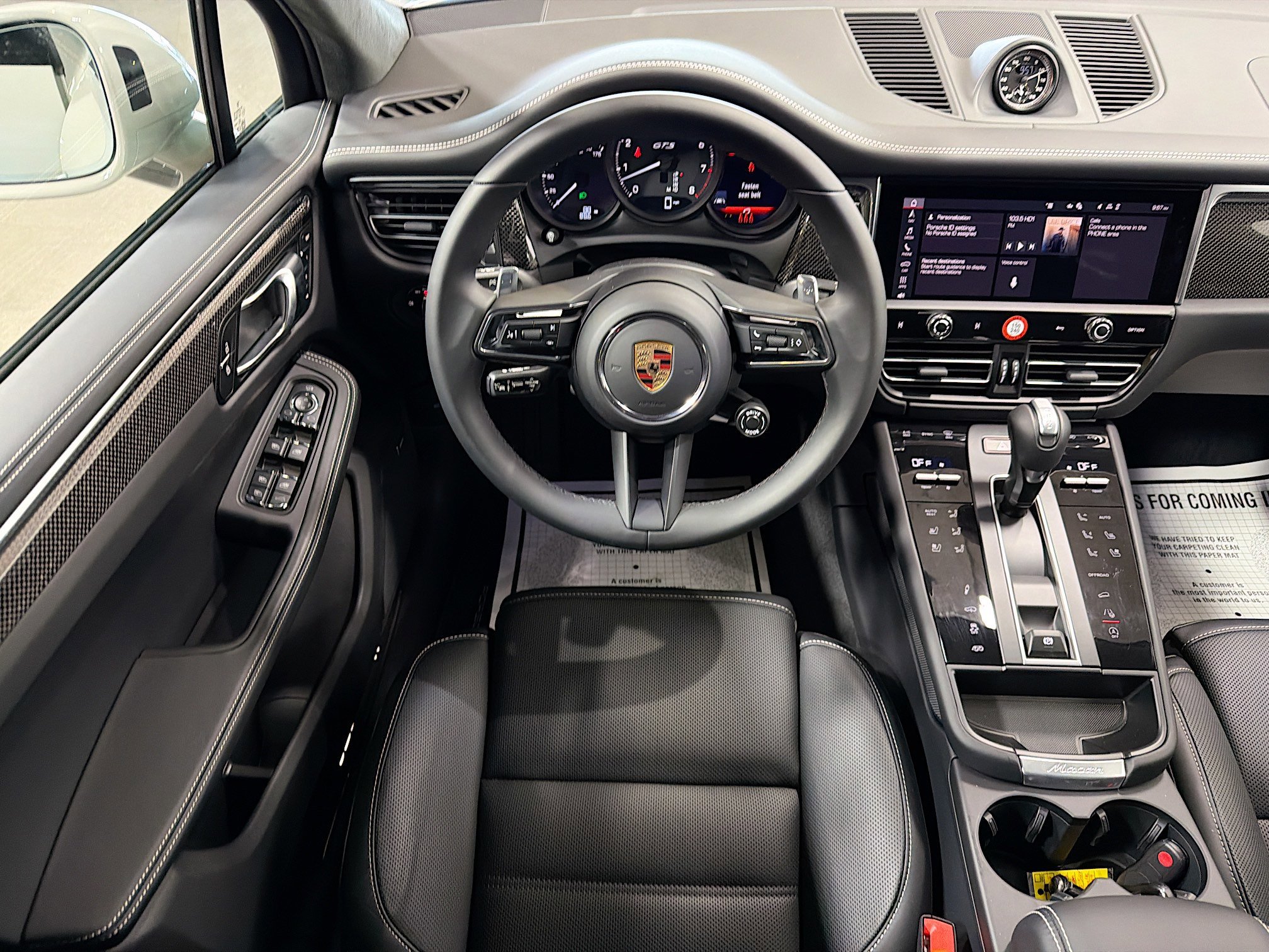 2026 Porsche Macan GTS - Photo 17