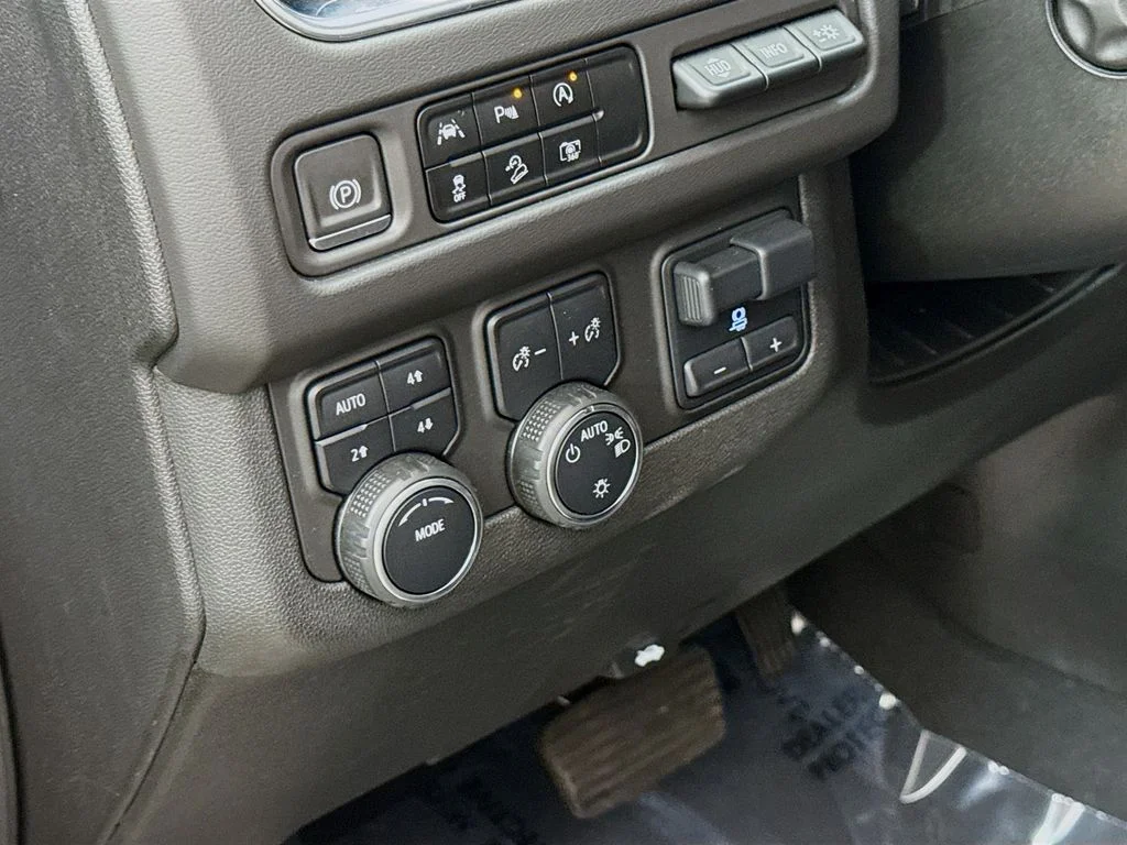 Used 2023 Gray Chevrolet Premier image 11