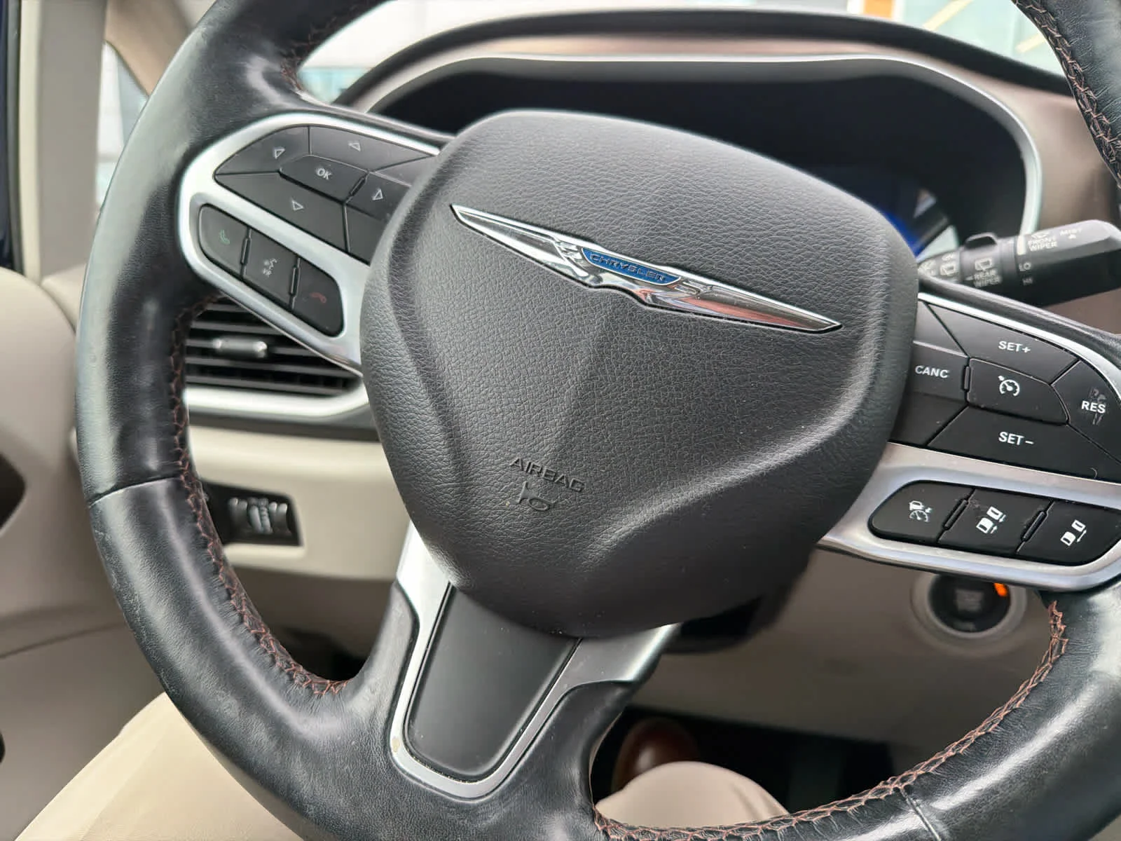 Used 2019 Jazz Blue Pearlcoat Chrysler Touring L image 12
