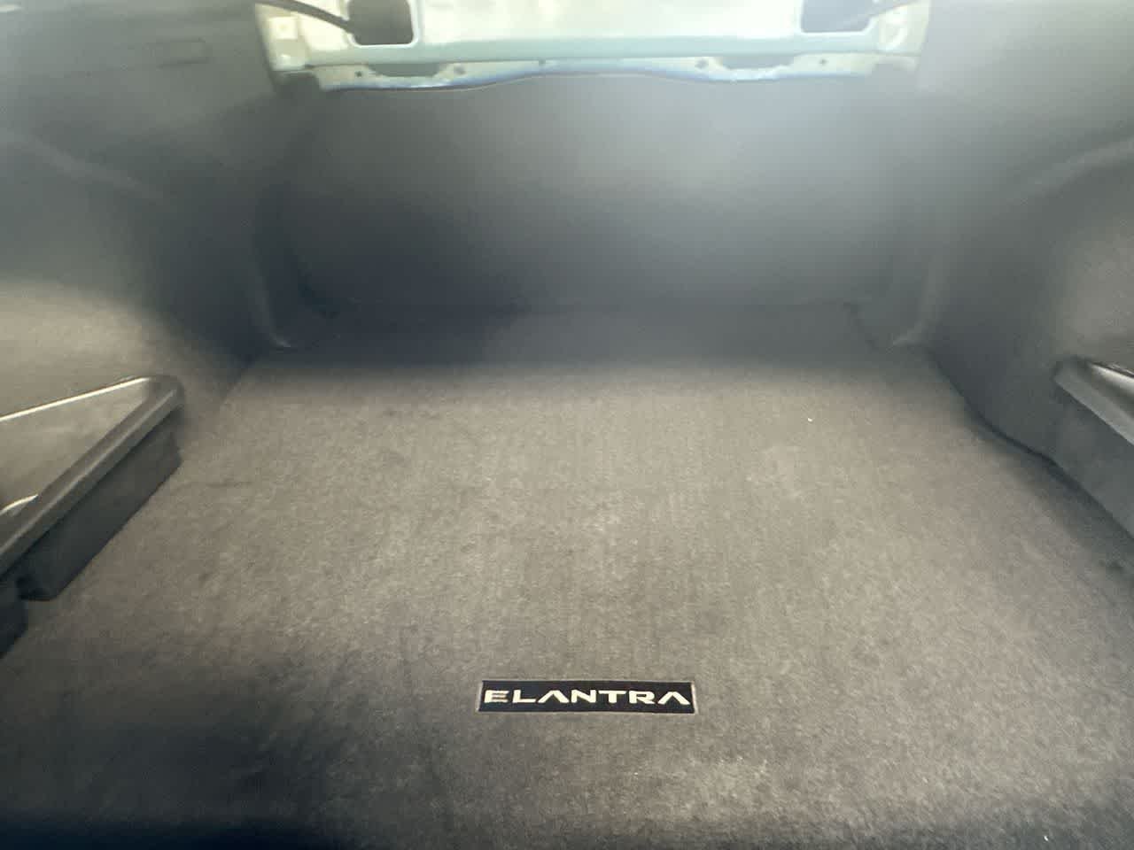 2025 Hyundai Elantra SE - Photo 25