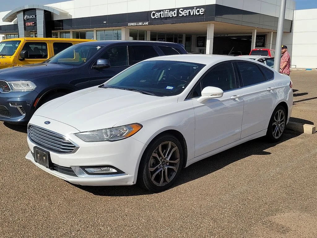Used 2017  Ford SE image 3