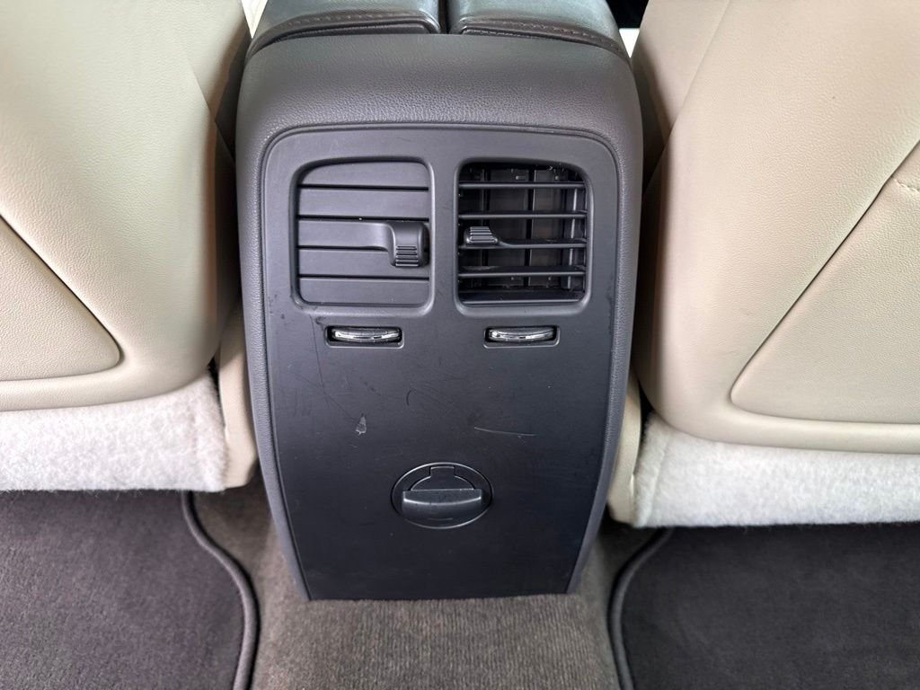 Used 2015 Brown Lincoln Base image 19