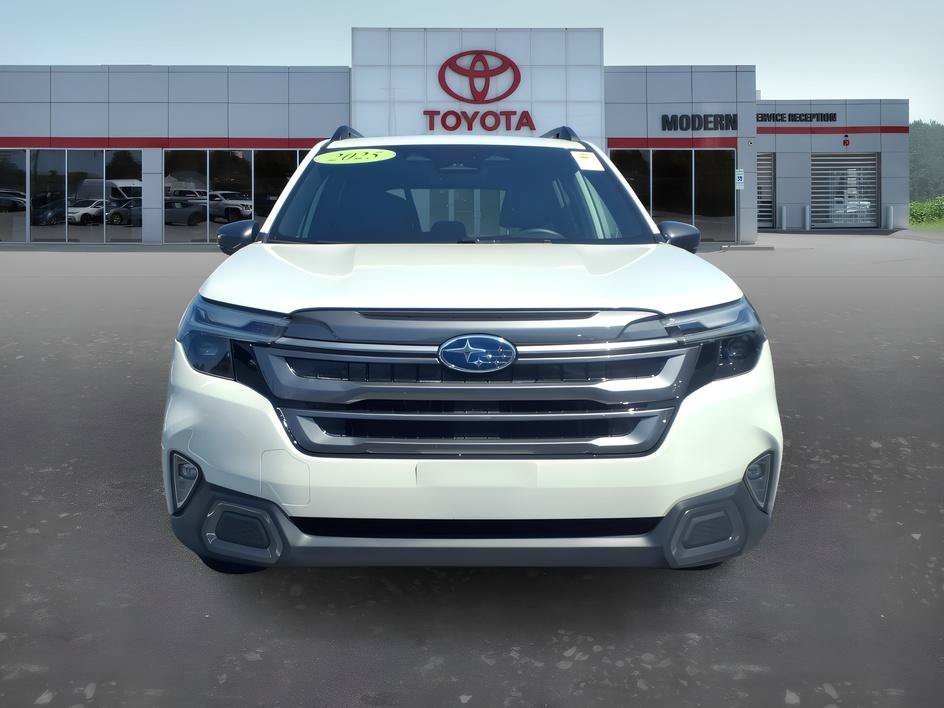 Used 2025 Crystal White Pearl Subaru Limited image 10