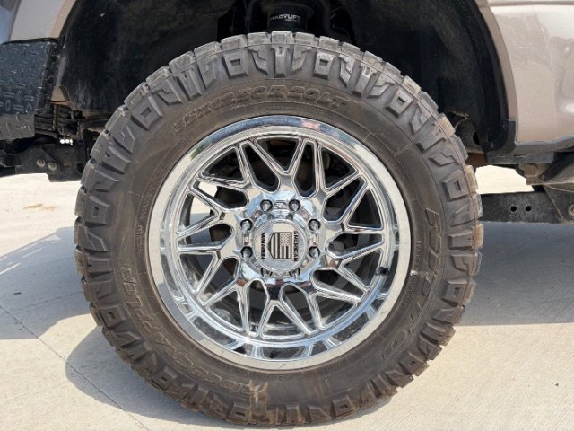 Used 2019 Gray Ford LARIAT image 10