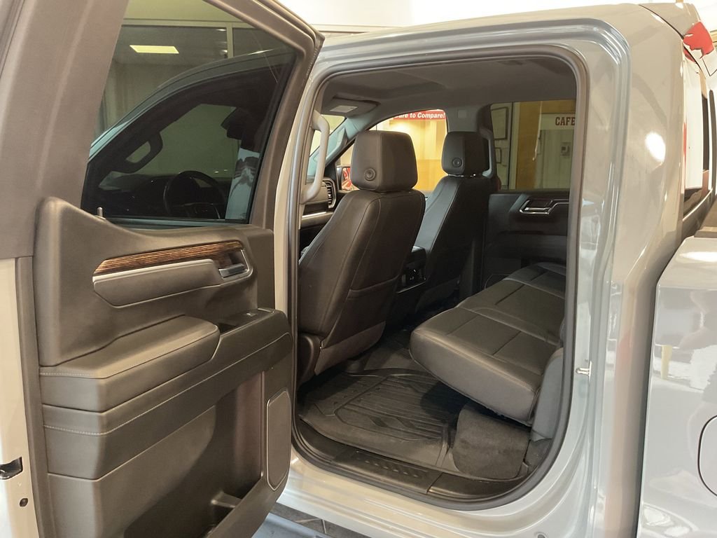 Used 2024 Gray GMC Elevation image 32
