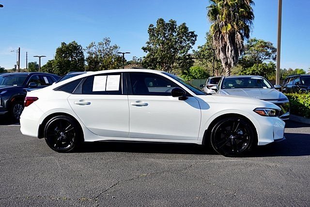 Used 2025  Honda Base image 6