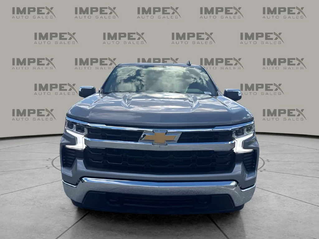 Used 2024 Gray Chevrolet LT image 8