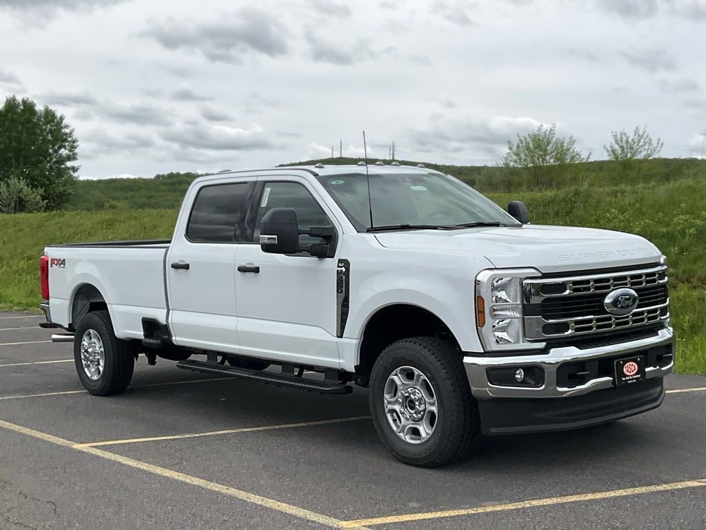 2026 Ford F-350 XLT 4x4 Crew Cab 8' Box SRW's photo