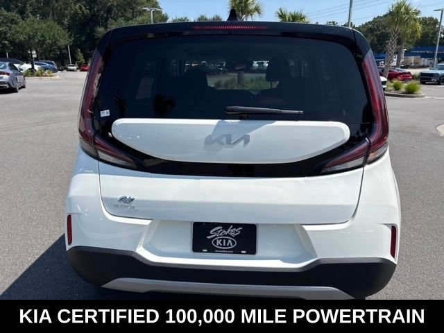 Used 2025 White Kia S image 6