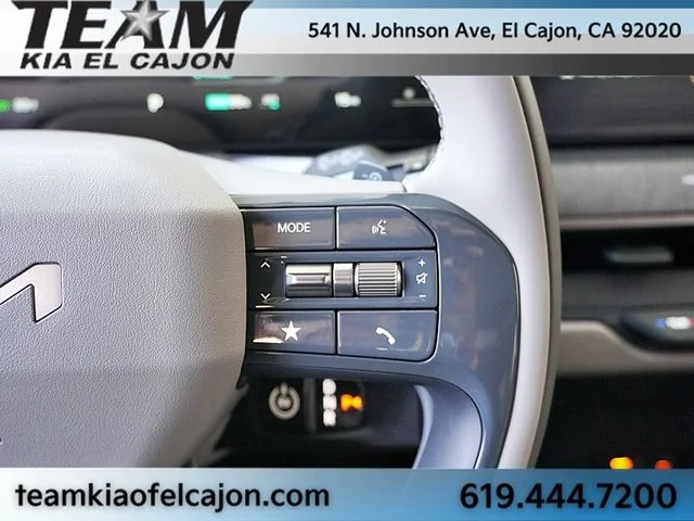 New 2026 Black Kia Wind image 43