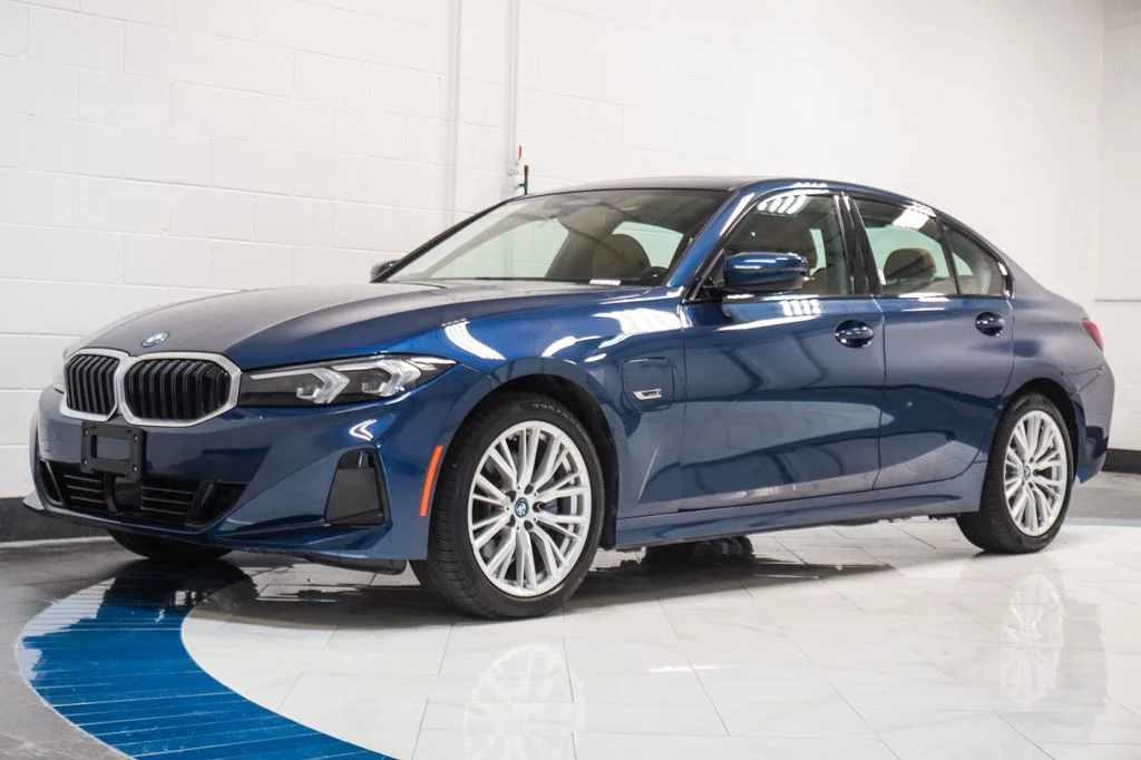 Used 2023 Blue BMW 330e xDrive image 4