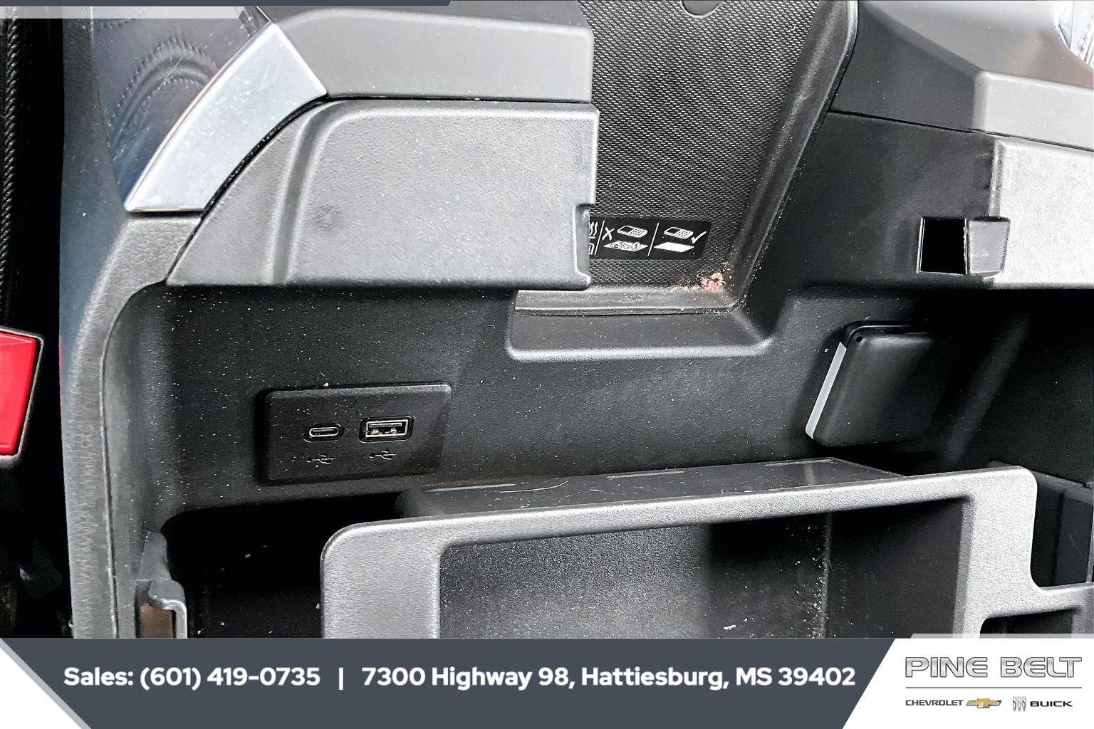 Used 2024 Iridescent Pearl Tricoat Chevrolet High Country image 24
