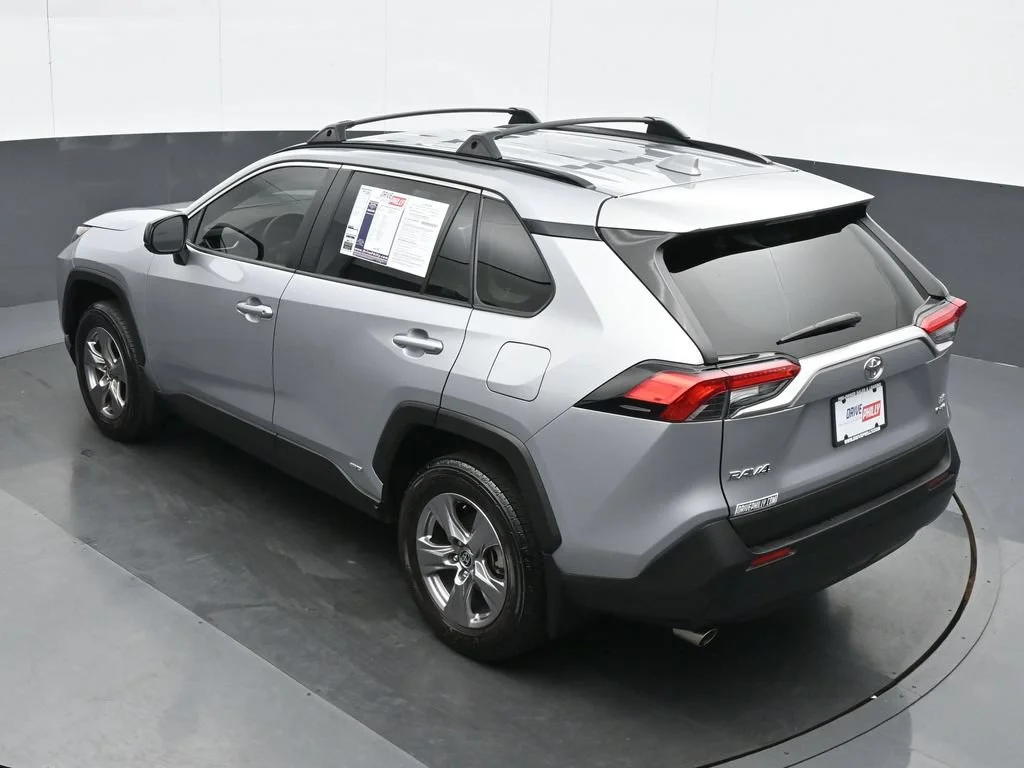 Used 2025 Silver Toyota LE image 19