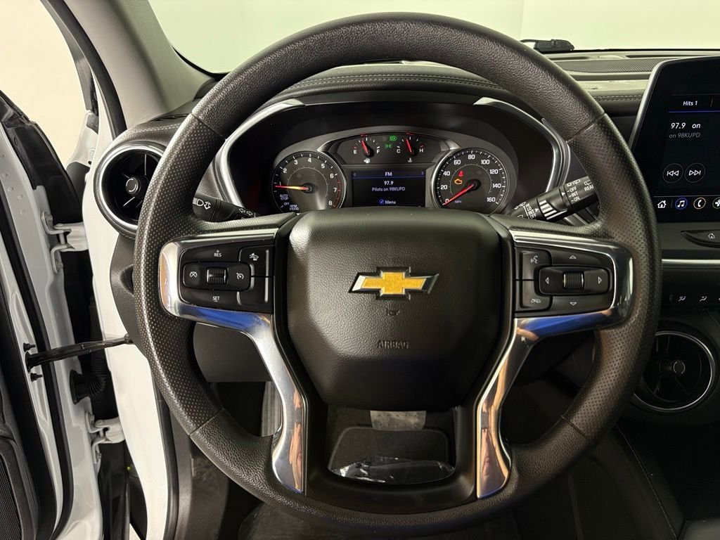 Used 2023 White Chevrolet LT image 21