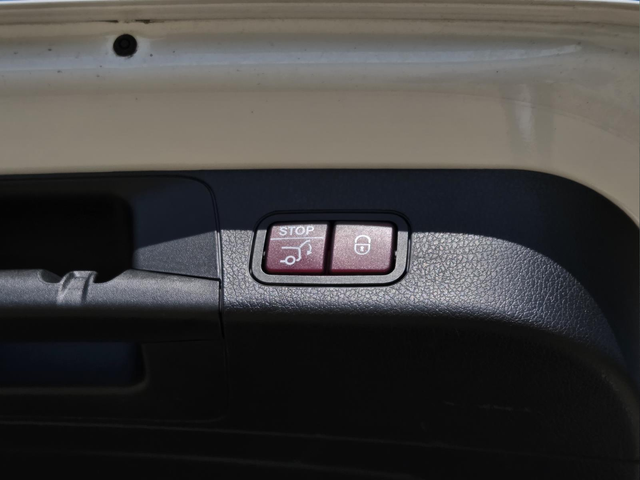 Used 2022  Mercedes-Benz GLB 250 image 8