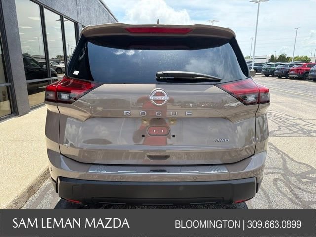 Used 2025 Beige/tan Nissan SV image 10