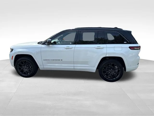 New 2026 Bright White Clearcoat Jeep Summit image 4