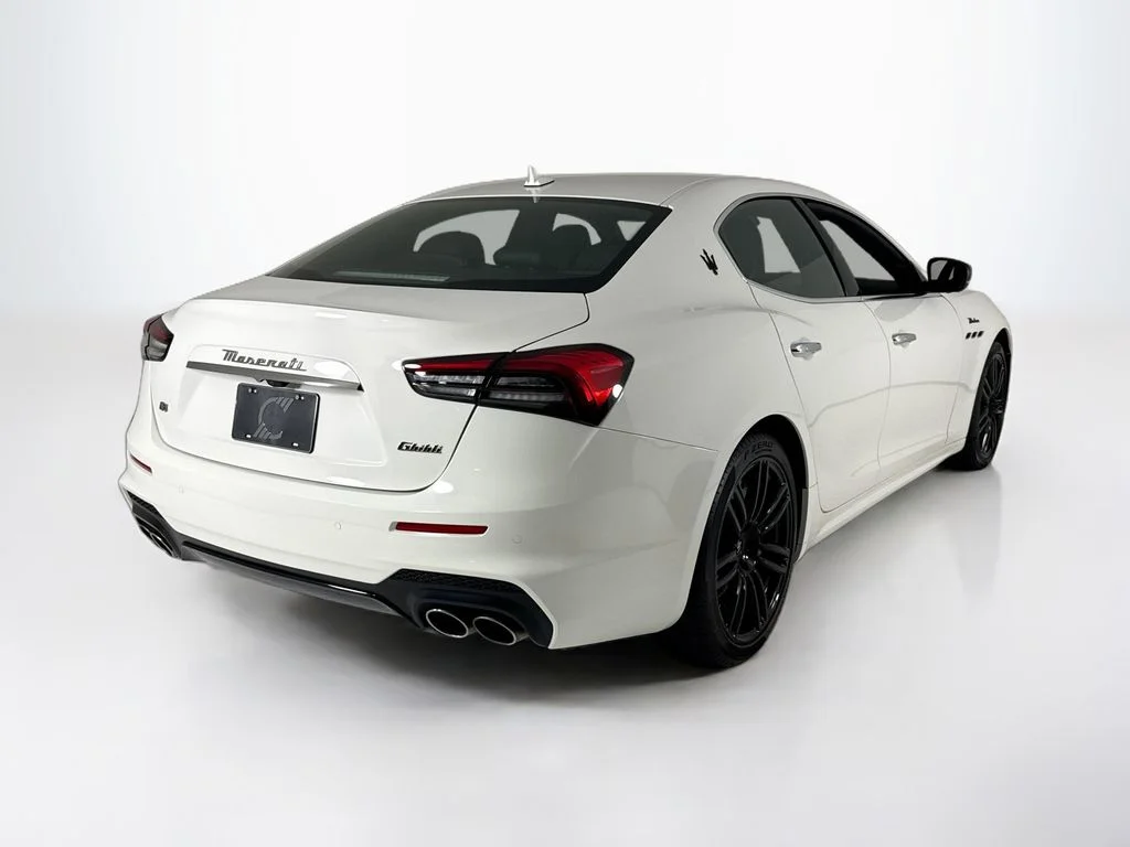 Used 2024 Bianco Maserati Modena image 5