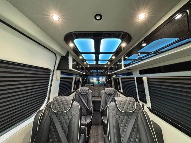 New 2026 Iridium Silver Mercedes-Benz Discovery Touring image 4