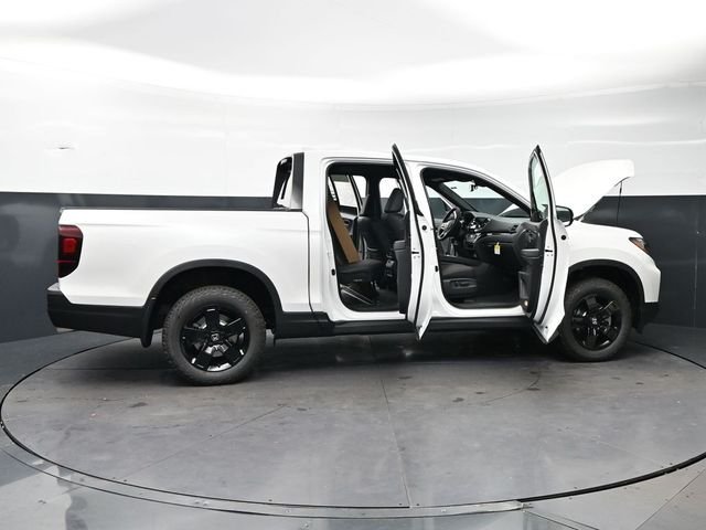 New 2026 Platinum White Pearl Honda Black Edition image 36