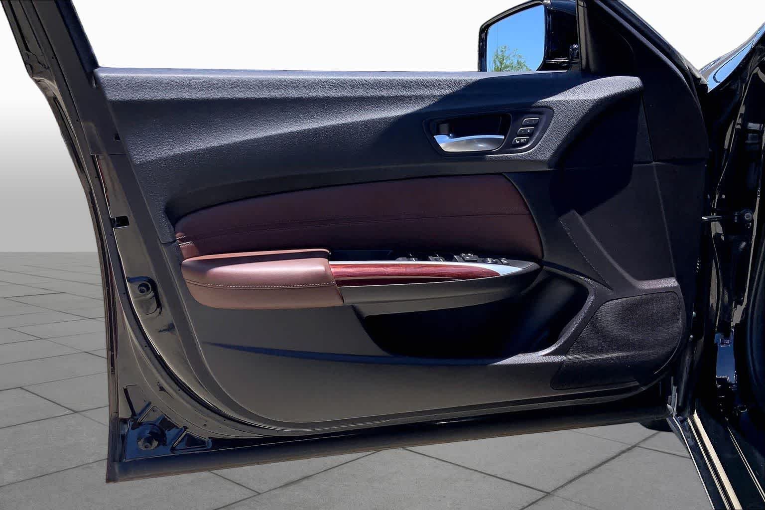 Used 2015 Black Copper Pearl Acura  image 20