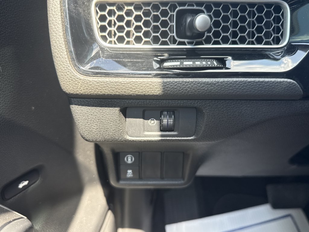 Used 2022  Honda EX image 18