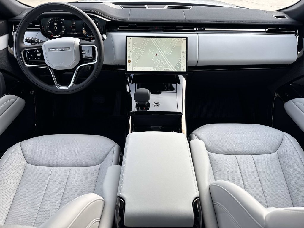 New 2027 Borasco Grey LAND ROVER SE P360 image 9