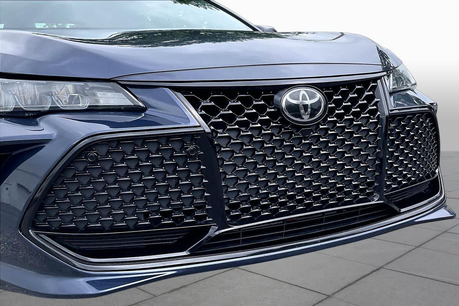Used 2019 Parisian Night Pearl Toyota XSE image 31