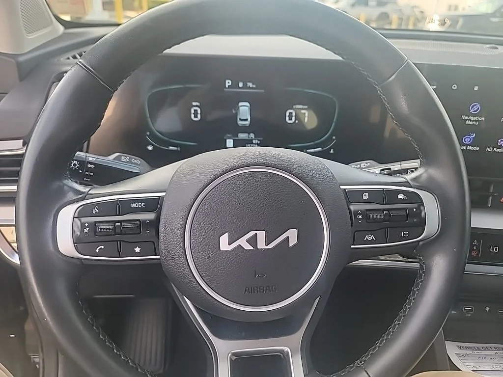 Certified Used 2025 Black Kia EX image 6