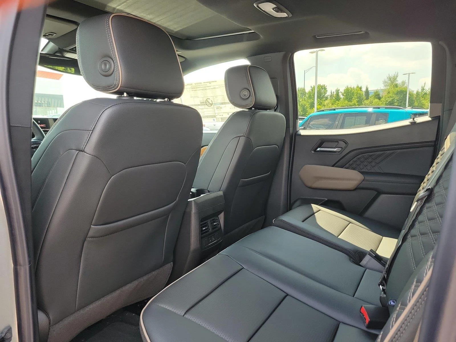 2026 GMC Canyon Denali - Photo 10