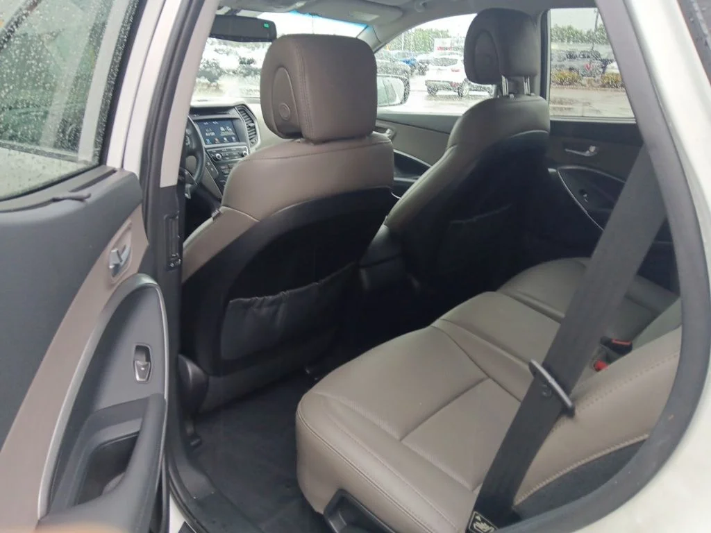 Used 2018 Pearl White Hyundai 2.4 Base image 27