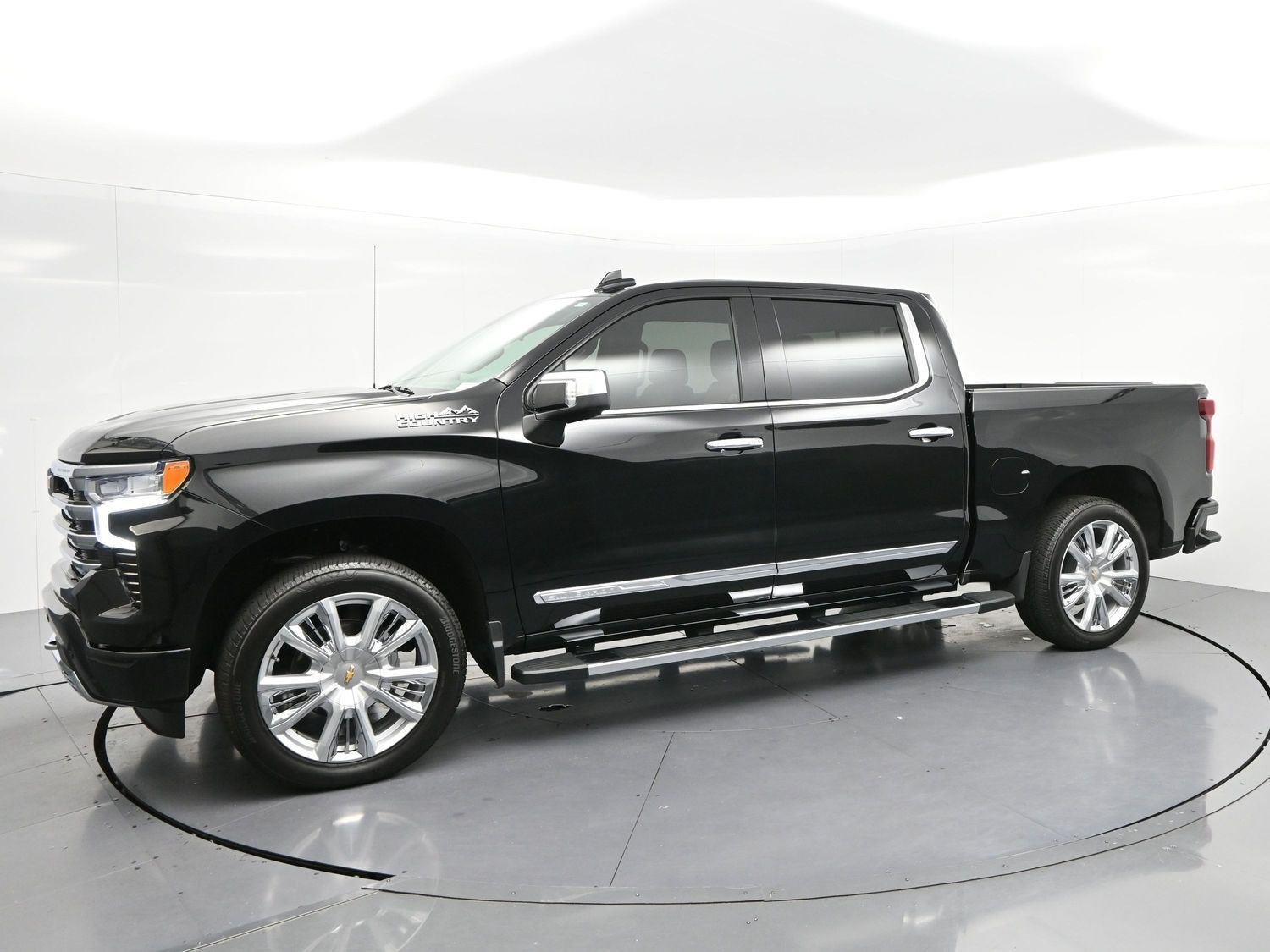 Used 2025 Black Chevrolet High Country image 4