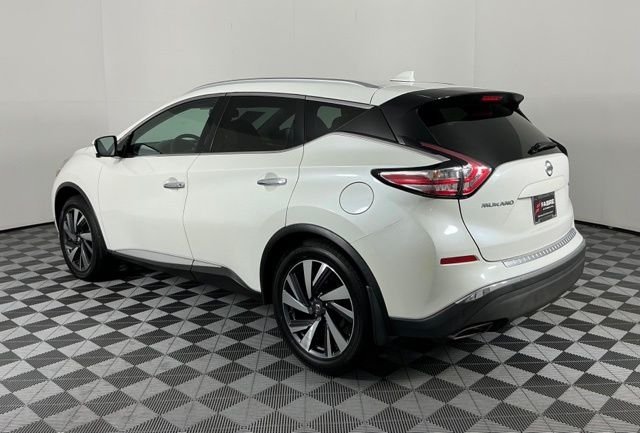 Used 2018 White Nissan Platinum image 5