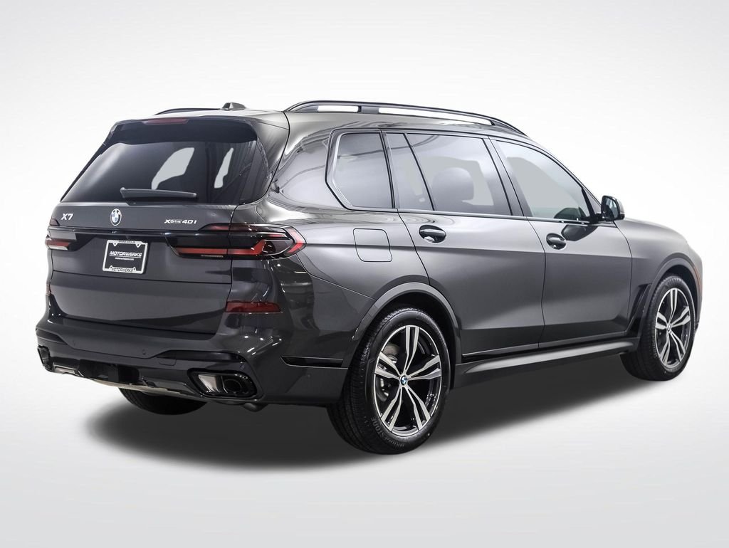 Used 2027 Gray Metallic BMW xDrive40i image 5