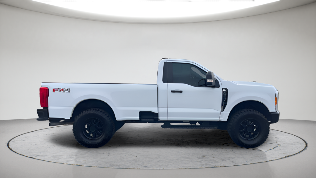Used 2023 White Ford XL image 2