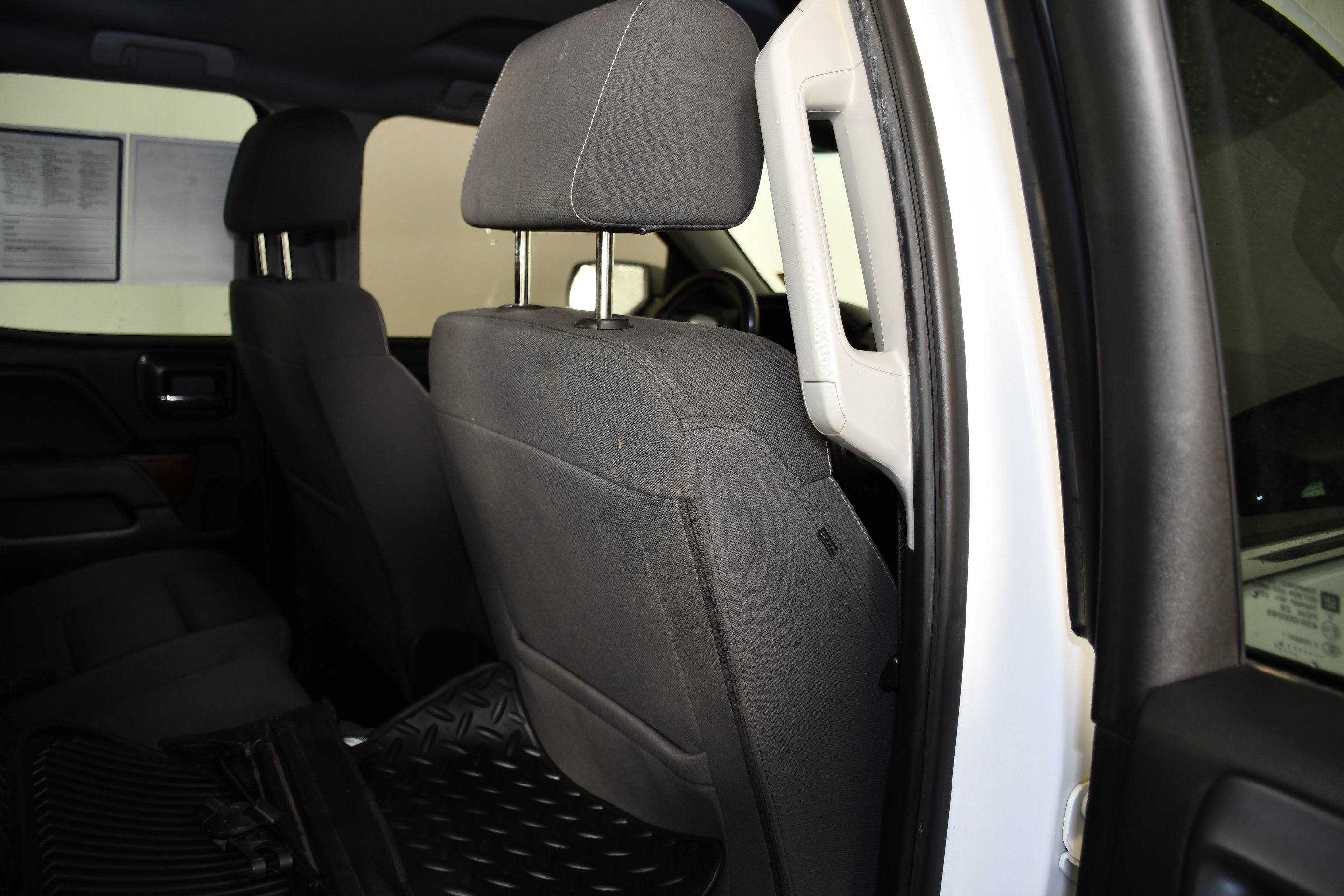 Used 2018 Summit White GMC SLE image 42