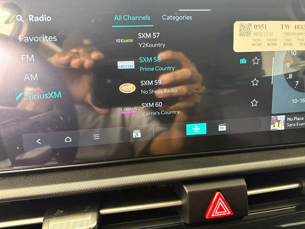 New 2027 Glacial White Pearl Kia LX image 28