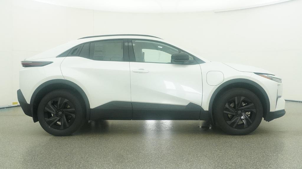 New 2026 Wind Chill Pearl Toyota SE image 5